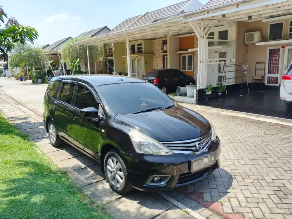 Grand Livina L11 tipe XV 2013 MT