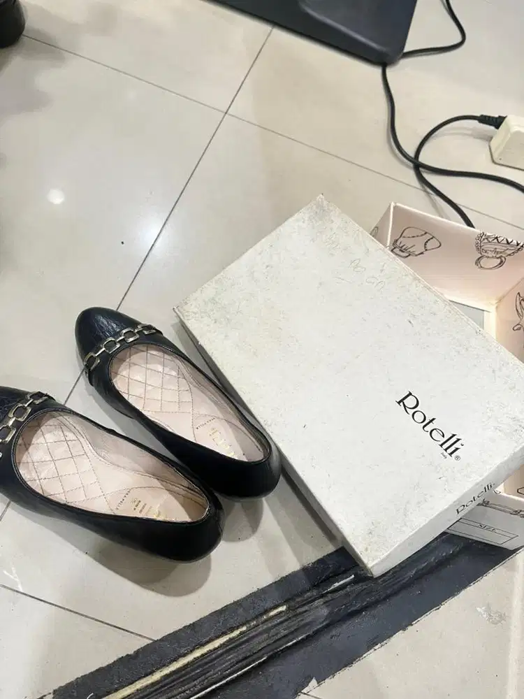 sepatu Rotelli hils second size 37 jual murah aja