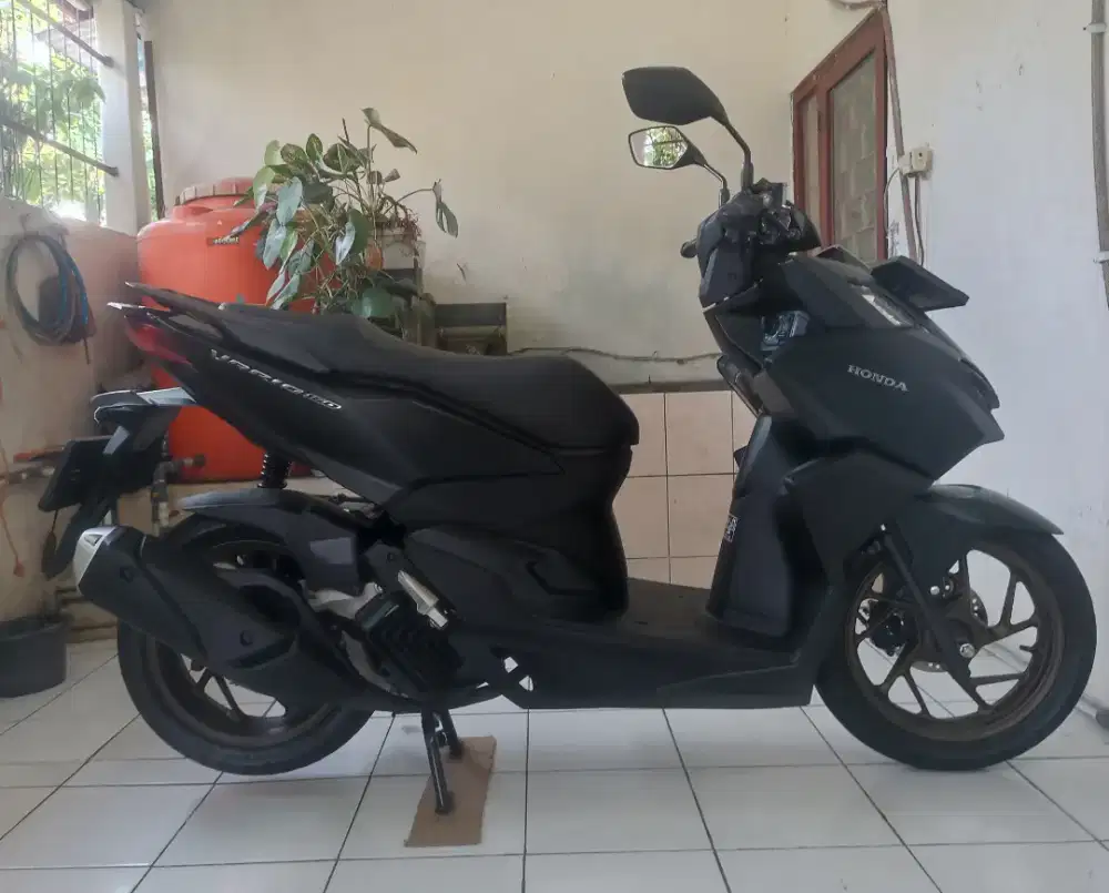 Honda vario 160 CBS tahun 2025 km 4000 PLAT BEKASI KOTA
