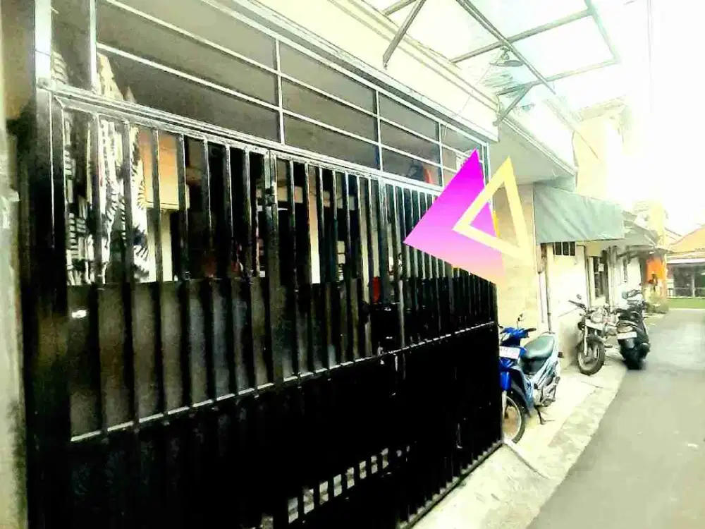 RUMAH SIAP HUNI DI KEBAYORAN LAMA JAKARTA SELATAN
