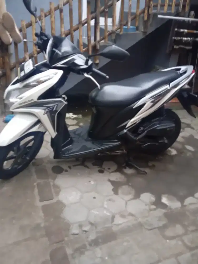 Vario 2014  putih silver