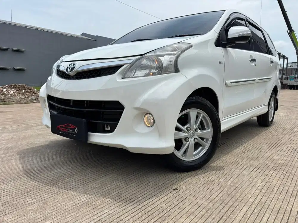 Toyota Avanza Veloz 1.5 2015 Manual ( Putih Metalik )