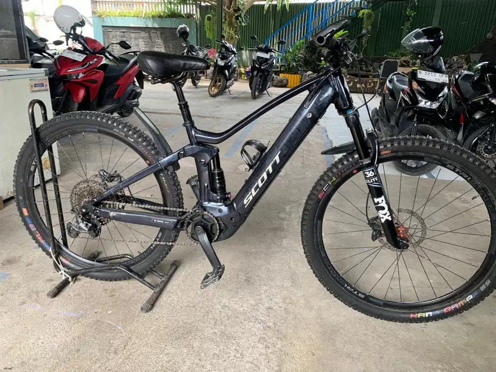 Scott Strike eRIDE 930 electric mountain bike