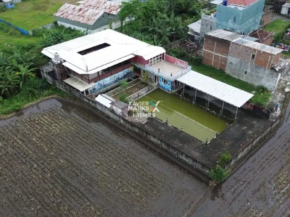 Dijual Villa Bonus Kolam Pemancingan Dekat Exit Tol di Karanglo Malang