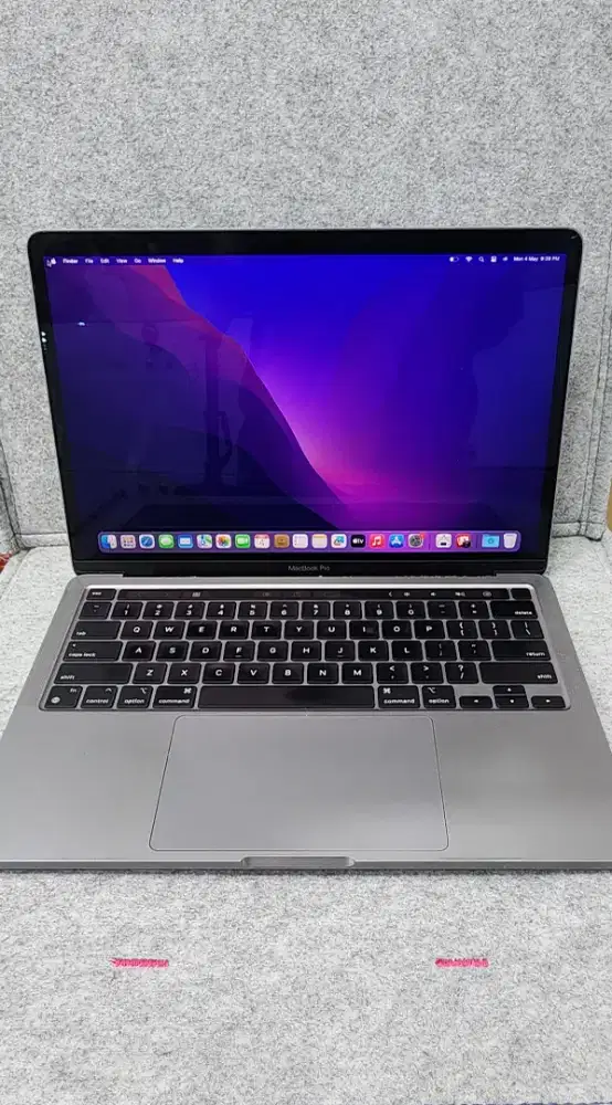 Macbook pro m1 2020 8/256 gray