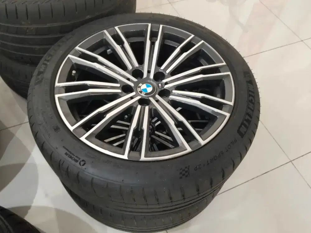 Velg dan Ban ORI BMW 330i Murah