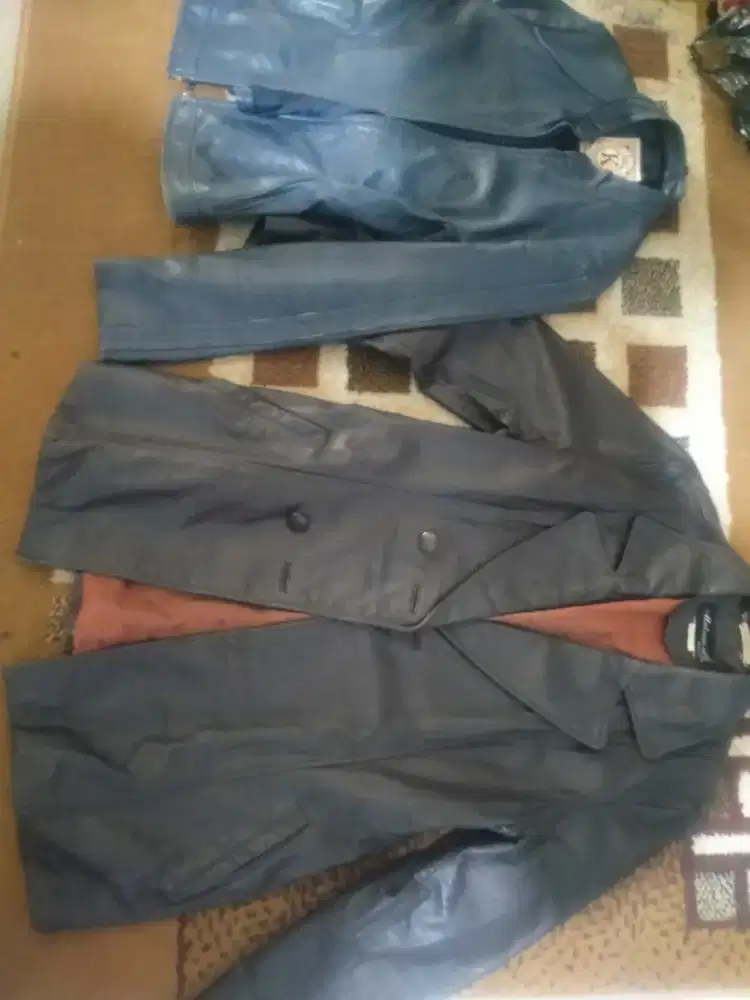 Jaket kulit wanita sepasang mulus