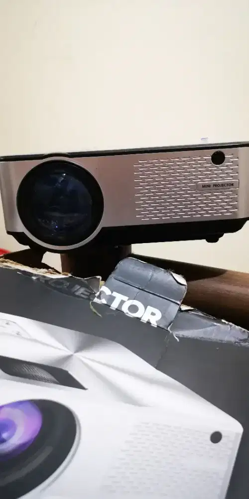 Proyektor mini cheerlux c9