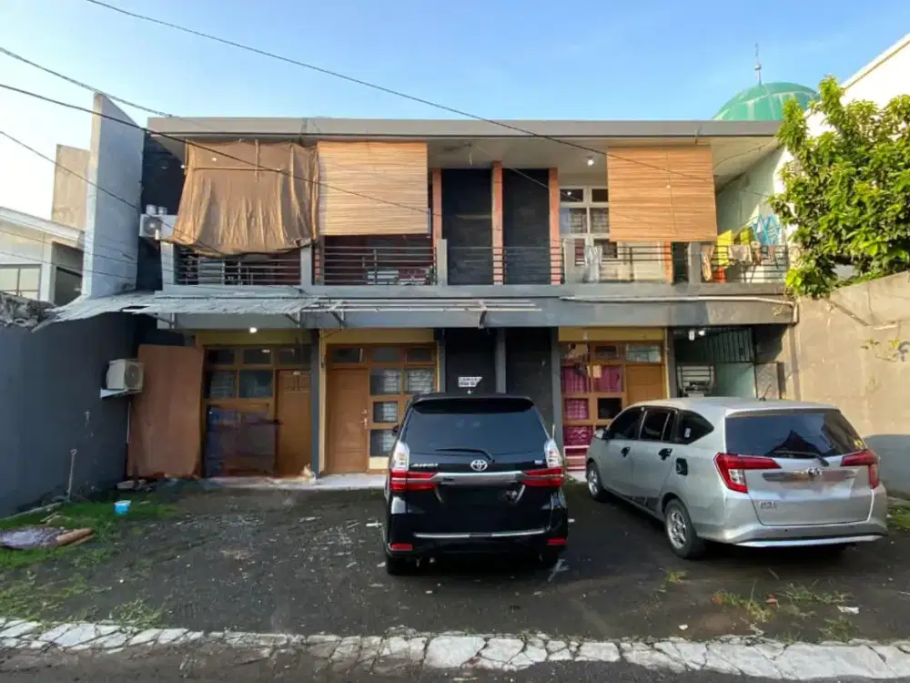 KONTRAKAN 8 PINTU LOKASI STRATEGIS di CURUG PONDOK KELAPA JAKARTA TIMUR