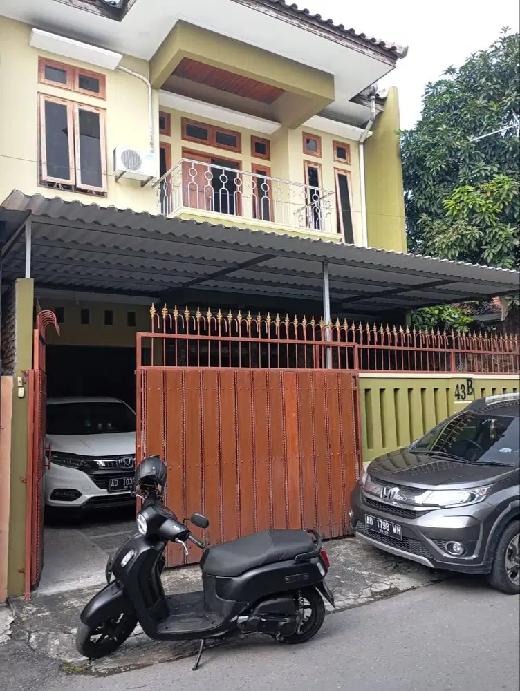 Dijual cepat rumah 2 lantai