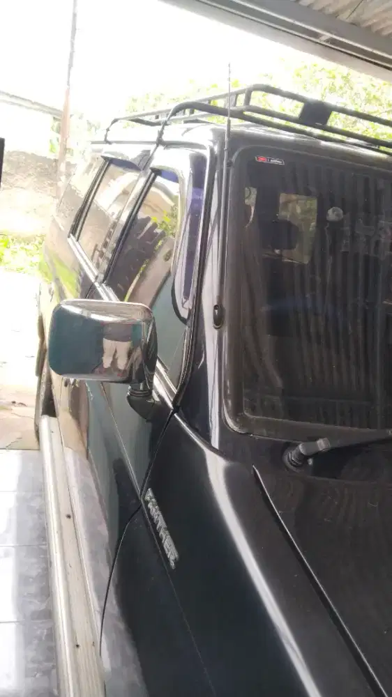Isuzu panther Hi grade thn 95
