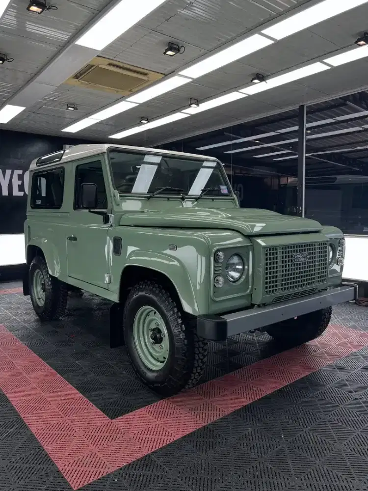 Land Rover Defender 90 Heritage
