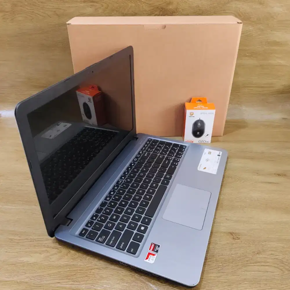 Laptop ASUS Gaming VivoBook SLIM RAM 8GB Dual VGA bonus Mouse Baru