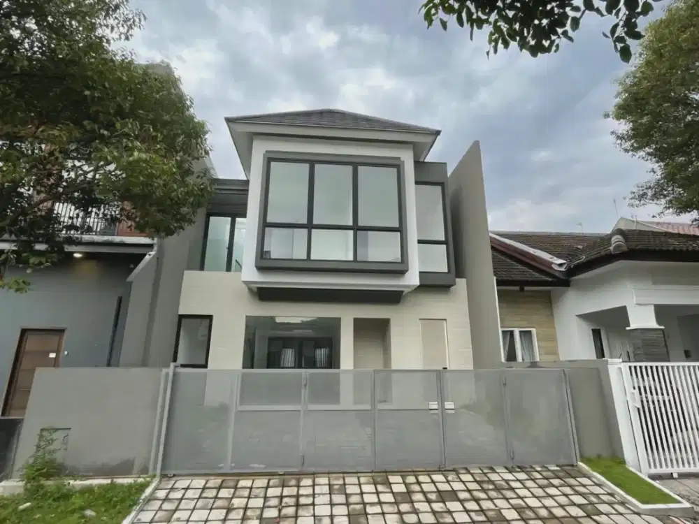 Baru Hunian 2 Lantai Rumah Citraland Utama Alam Hijau
