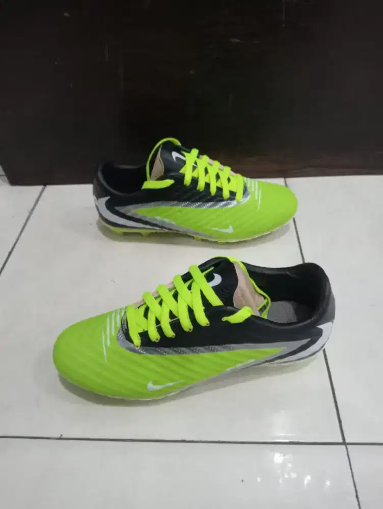 Sepatu olah raga