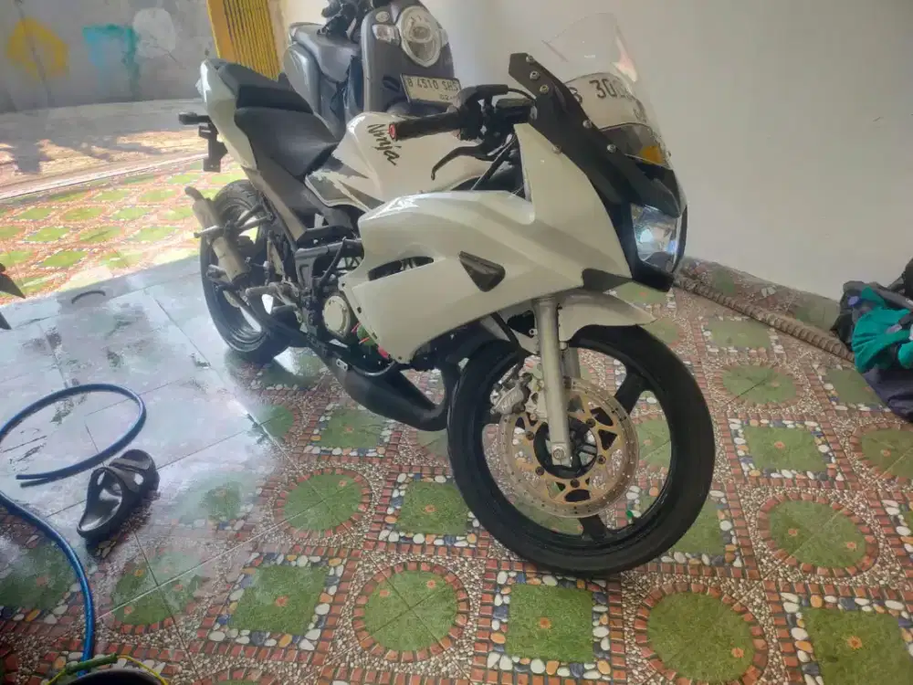 Dijual ninja RR tahun 2012