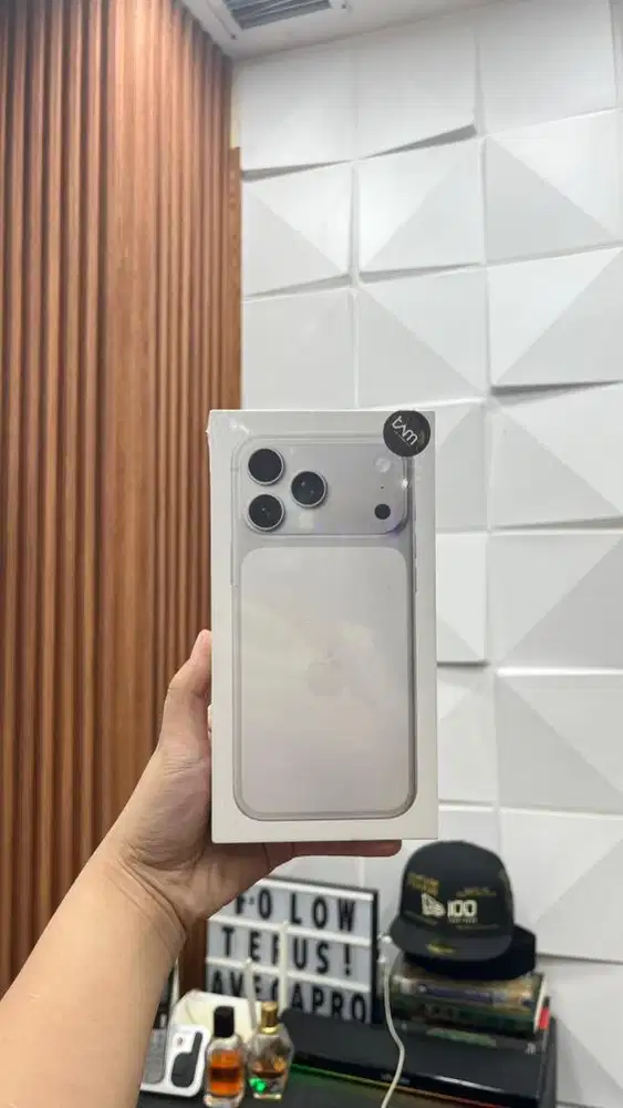 Iphone 17 pm,512gb,silver,all oprator