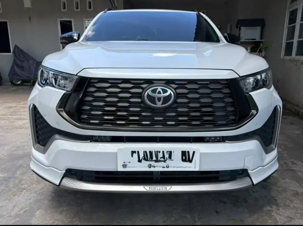 Toyota kijang Inova zenix hybrid modelista 2023