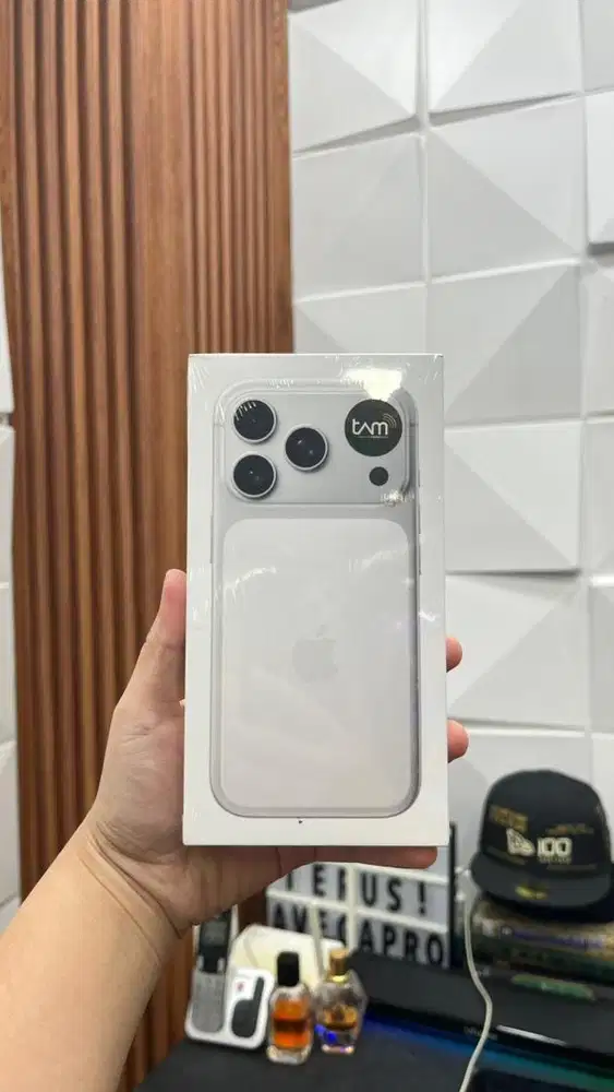 Iphone 17 pm,512gb,silver,all oprator