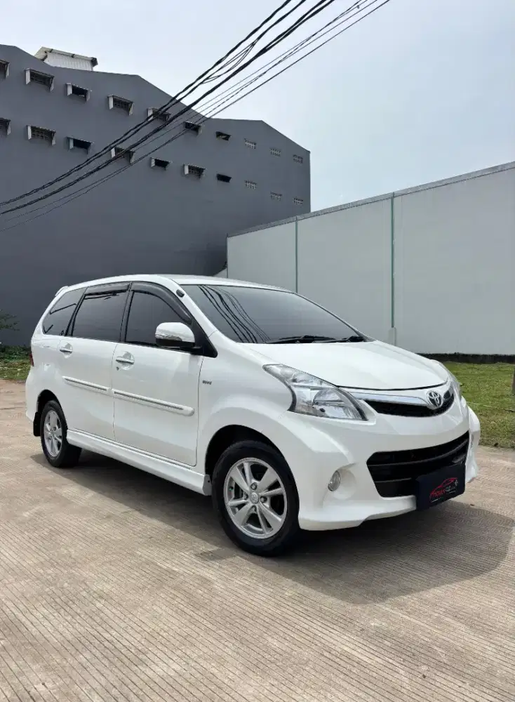 Toyota Avanza Veloz 1.5 manual 2015 bekas murah
