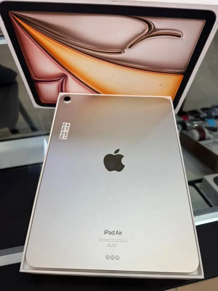 Apple iPad Air M2 11inch 128GB Wifi Ex iBox BH 98% Lengkap