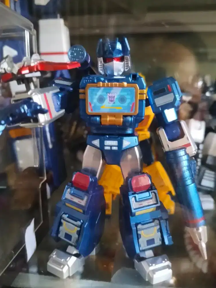 Secret Soundwave blokees galaxy version