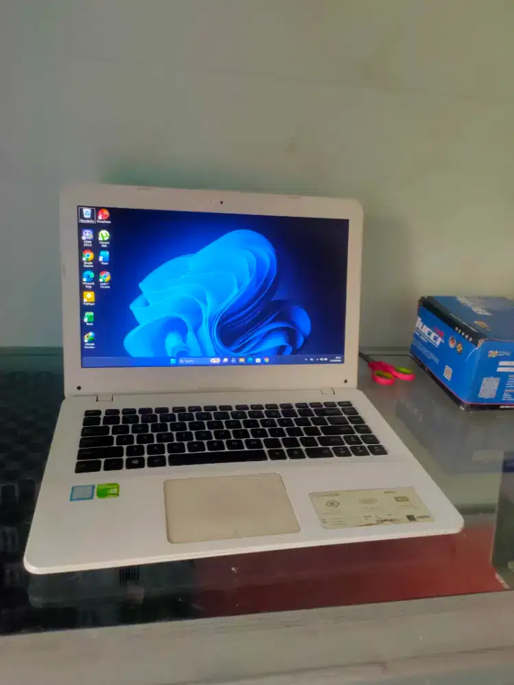 Laptop Asus core i5 RAM 8GB Dual VGA