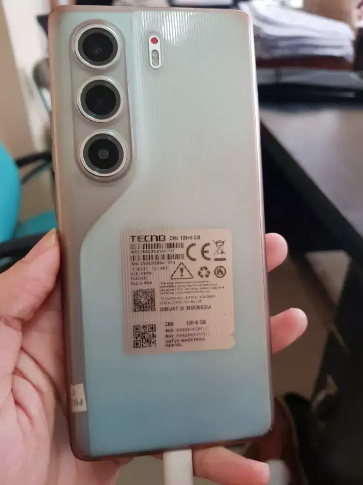 Tecno camon 40 8/128gb