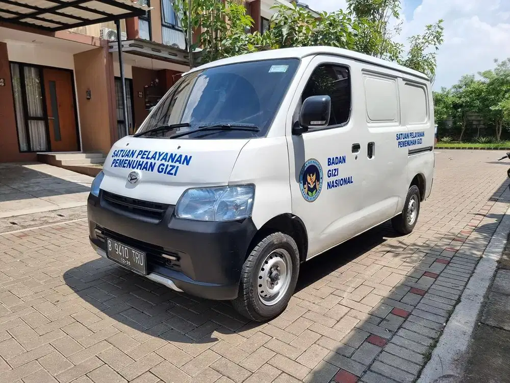GRANDMAX BLIND VAN MBG MANUAL 2014
