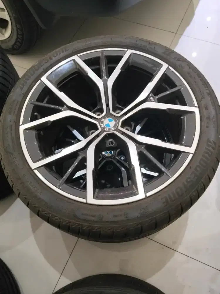 Velg Dan Ban ORI Copotan BMW Seri 7