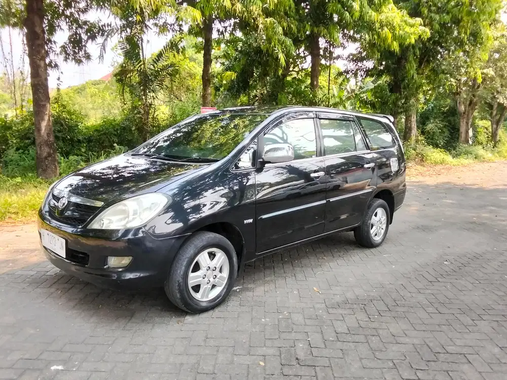 Toyota Kijang Innova 2006 Bensin