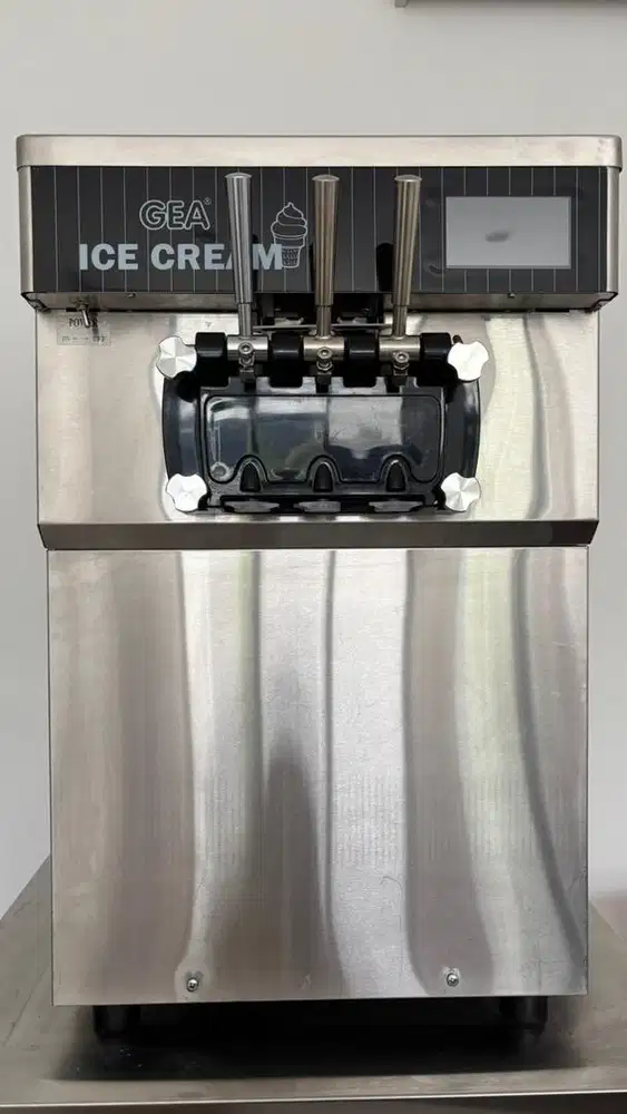 MESIN ES KRIM GEA SECOND BARU SEKALI PAKAI