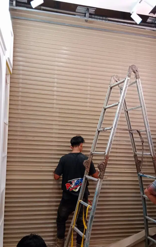 Rolling door onesheet untuk mall / toko tebal finish powder coating