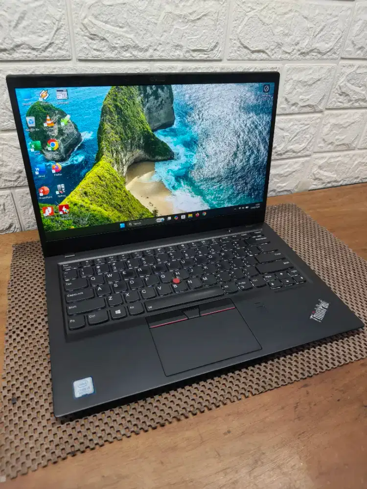 Lenovo Thinkpad X1 Carbon Core i5 Gen-8 (8/512gb) 13,3 inchi SLIM