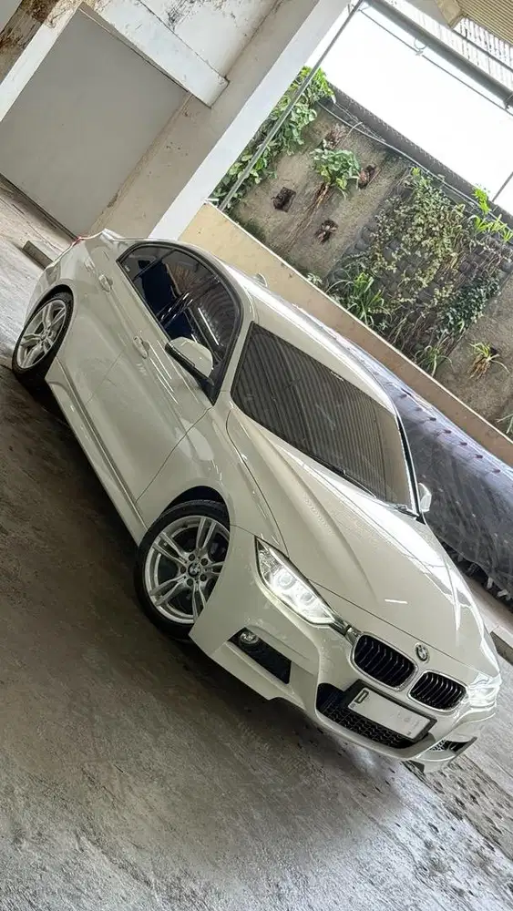BMW 320i F30 2014 Km 56rb PEMAKAI PRIBADI ANTIK SIMPANAN TERAWAT