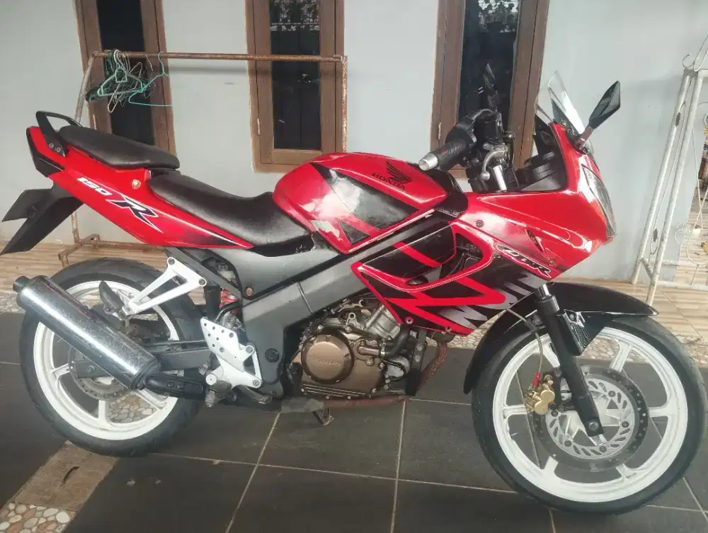 Honda Cbr 150 old