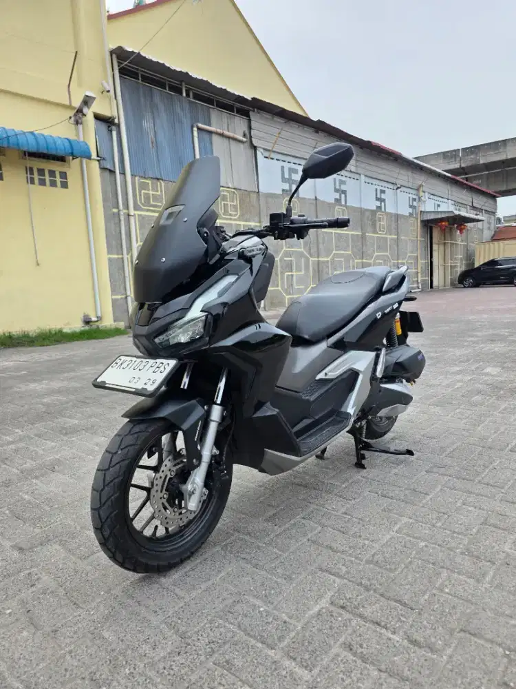 Honda ADV 160 CBS Hitam 2024