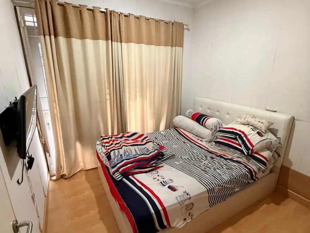 DIJUAL RUMAH BAGUS FULL RENOVASI HADAP UTARA UNIT LANGKA DI PARK RESIDENCE