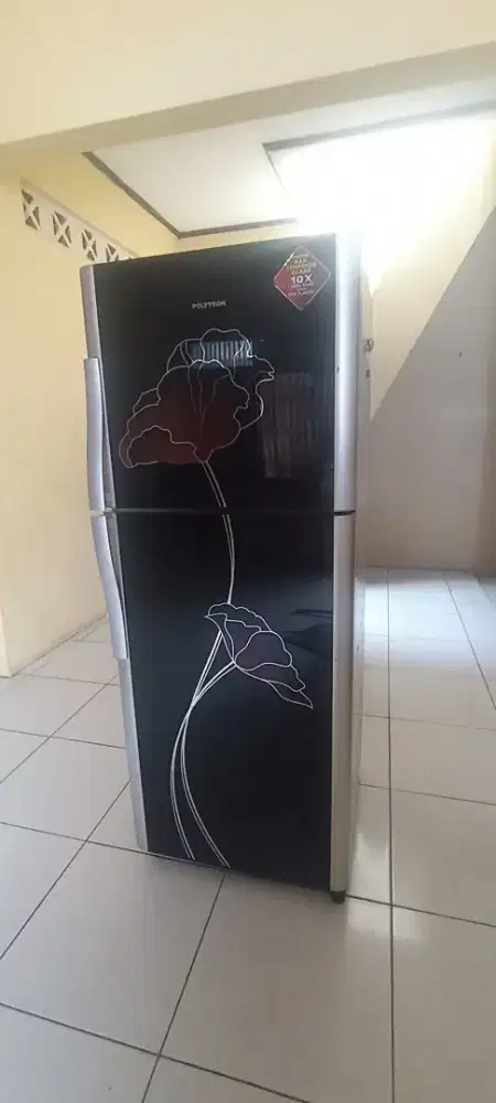 Kulkas Polytron 2 pintu