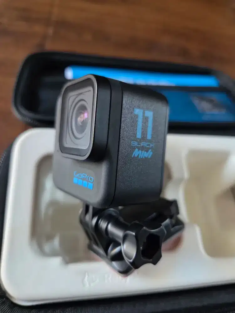GoPro Hero 11 Black Mini - Like New & Box Bawaan