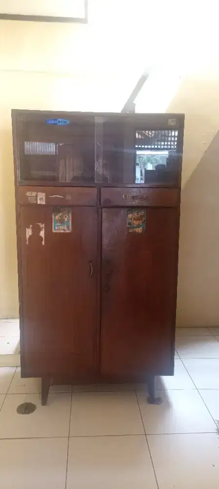 Lemari Makan Klasik