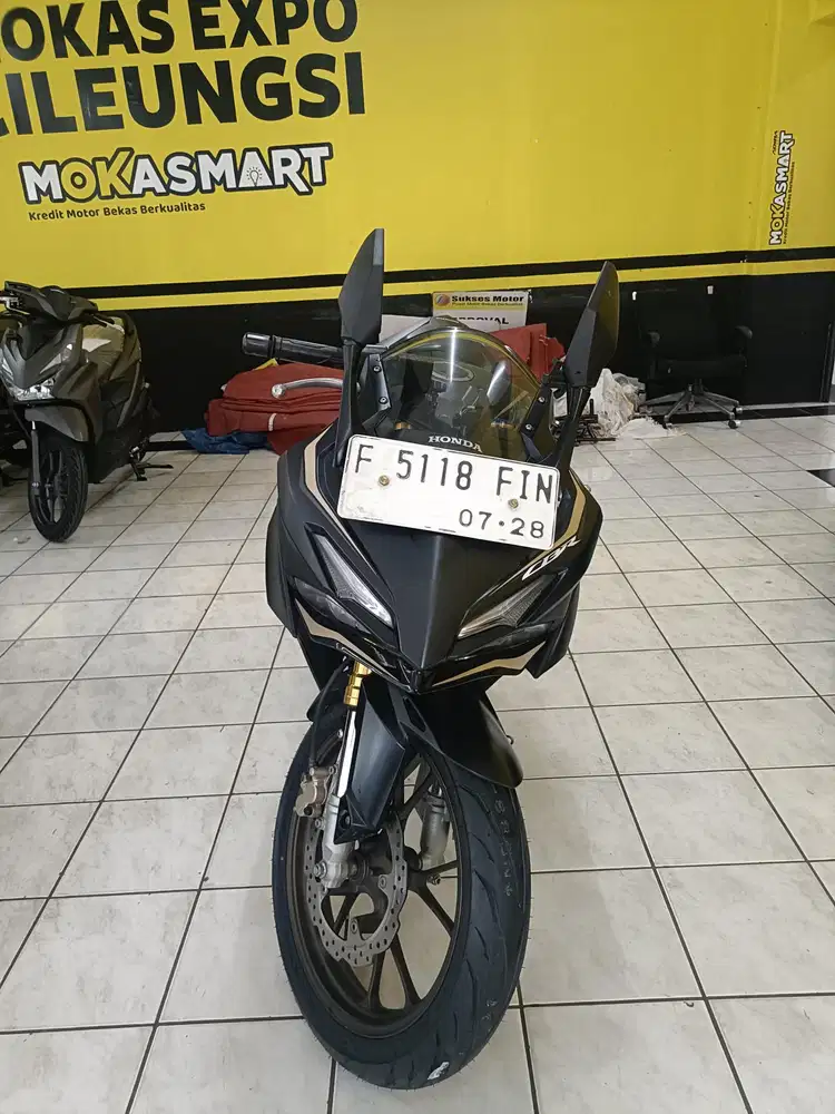 Honda CBR 150 r tahun 2023