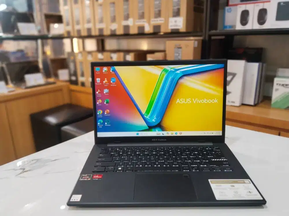 ASUS VIVOBOOK E1404FA RYZEN  5-7520U/RAM 8GB/SSD 512GB/14 INCH FHD