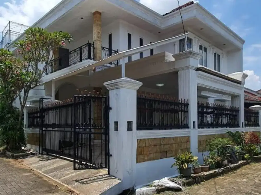Rumah Mewah dan Asri Posisik Hook di Dalam Kompleks Cocok untuk Hunian dan Investasi di Pamulang Tangerang Selatan