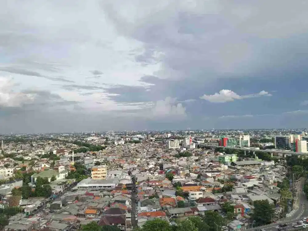 Liburan Tiap Hari! Sewa pertahun 2BR Green Pramuka, Akses Mal & Kolam Renang