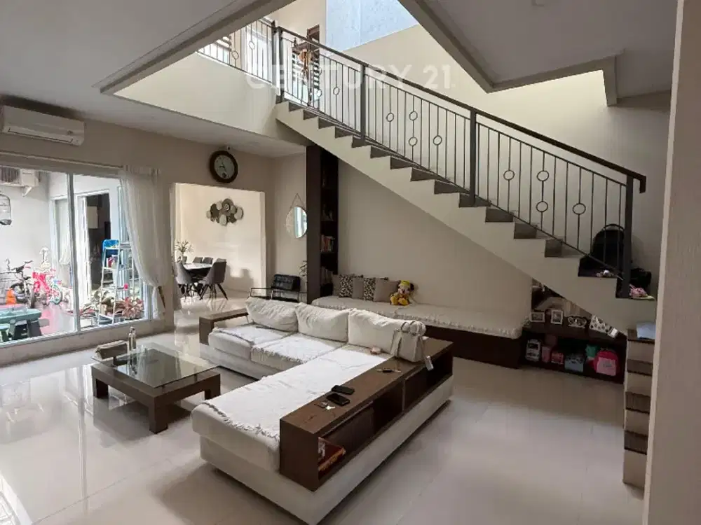 Jual Rumah Luxury Bagus + Furniture Lok Jl.Buana