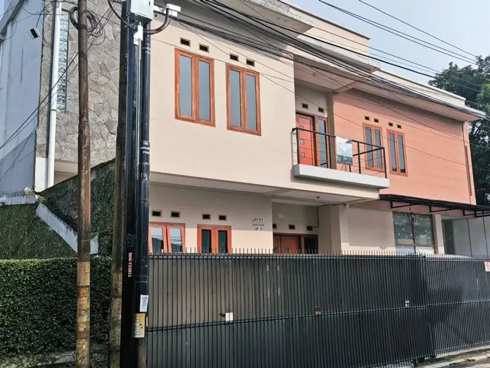 DIJUAL RUMAH KOST-AN PUTRI EKSLUSIF AKTIF STRATEGIS DI DAGO BANDUNG DEKAT ITB