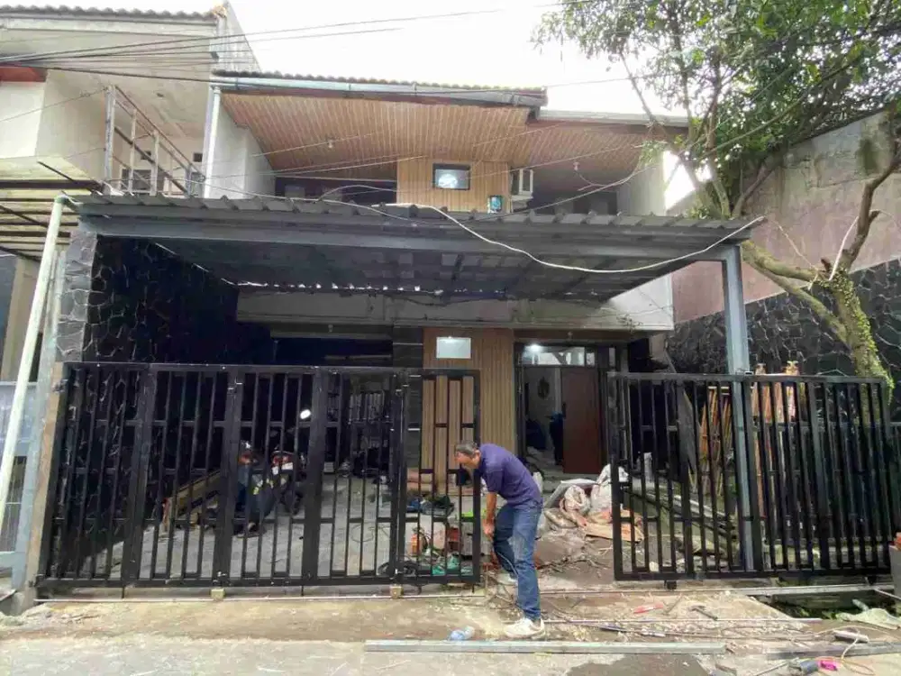 rumah cantik siap huni di lokasi prestisius Turangga. Bangunan baru saja selesai direnovasi