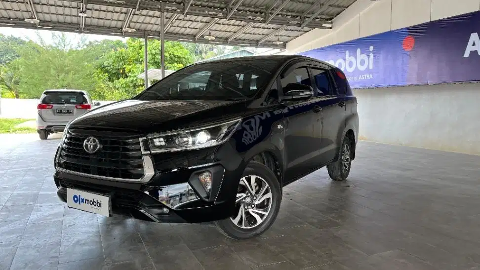 Toyota Kijang Innova 2.0 V Luxury Bensin MT 2021 Hitam