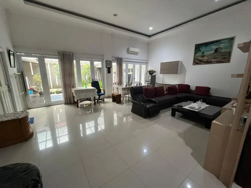 Jual rumah dengan kolam renang di Muara bandung